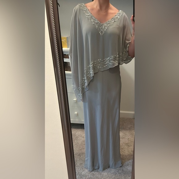 J Kara women’s formal dress - Size 6 - Picture 9 of 13